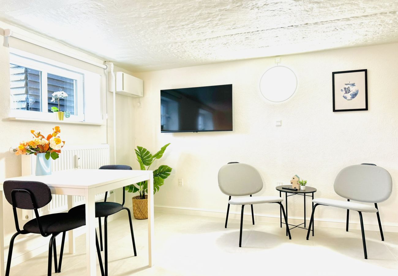 Studio in Aalborg - aday - Blue Water Studio Apartment with public Parking