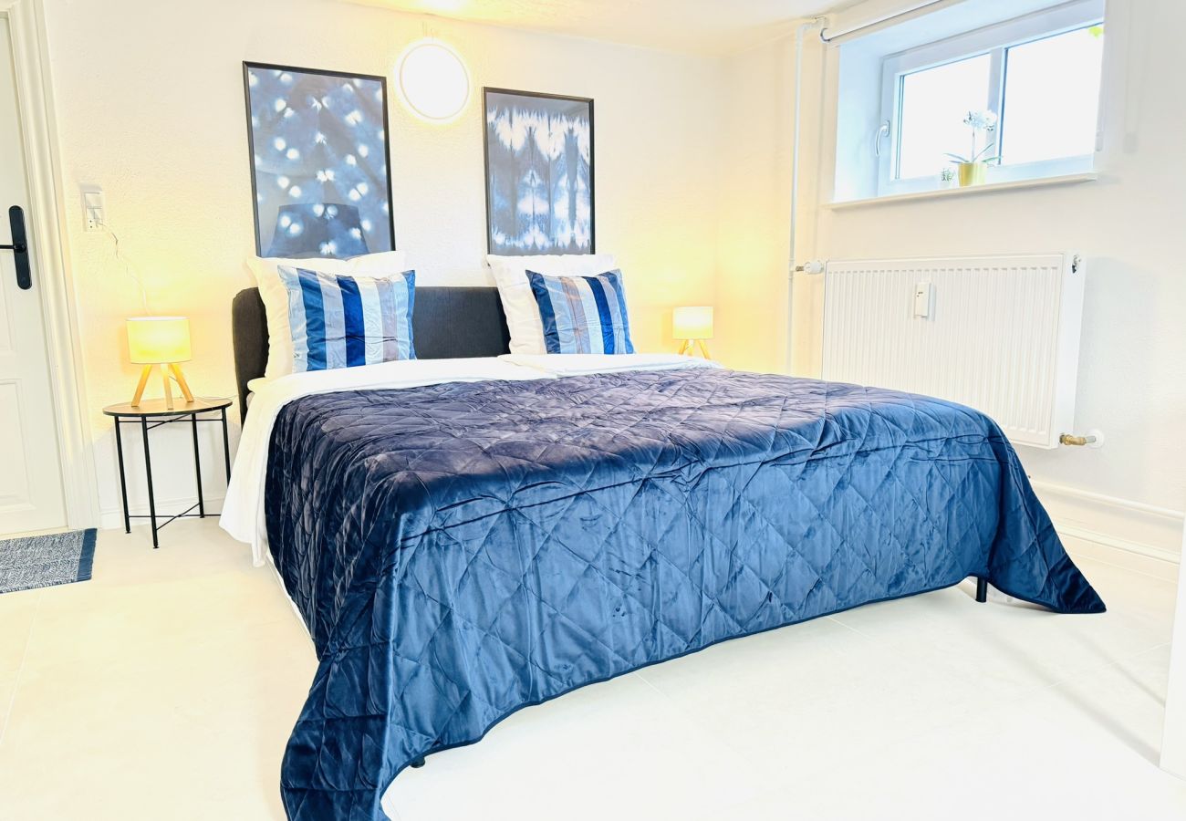 Studio in Aalborg - aday - Blue Water Studio Apartment with public Parking