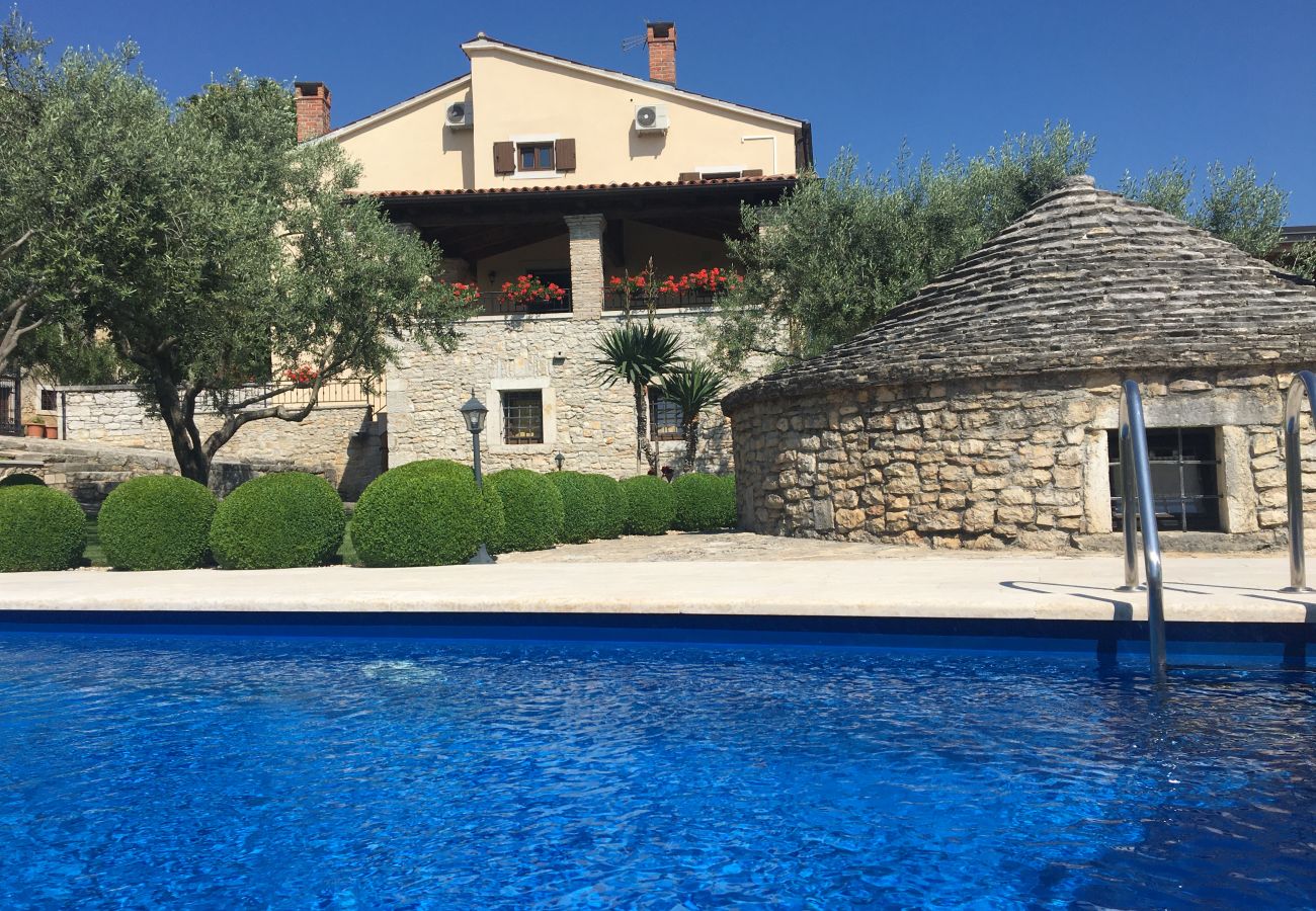 Hus i Višnjan - Poolincluded - Villa Adriana