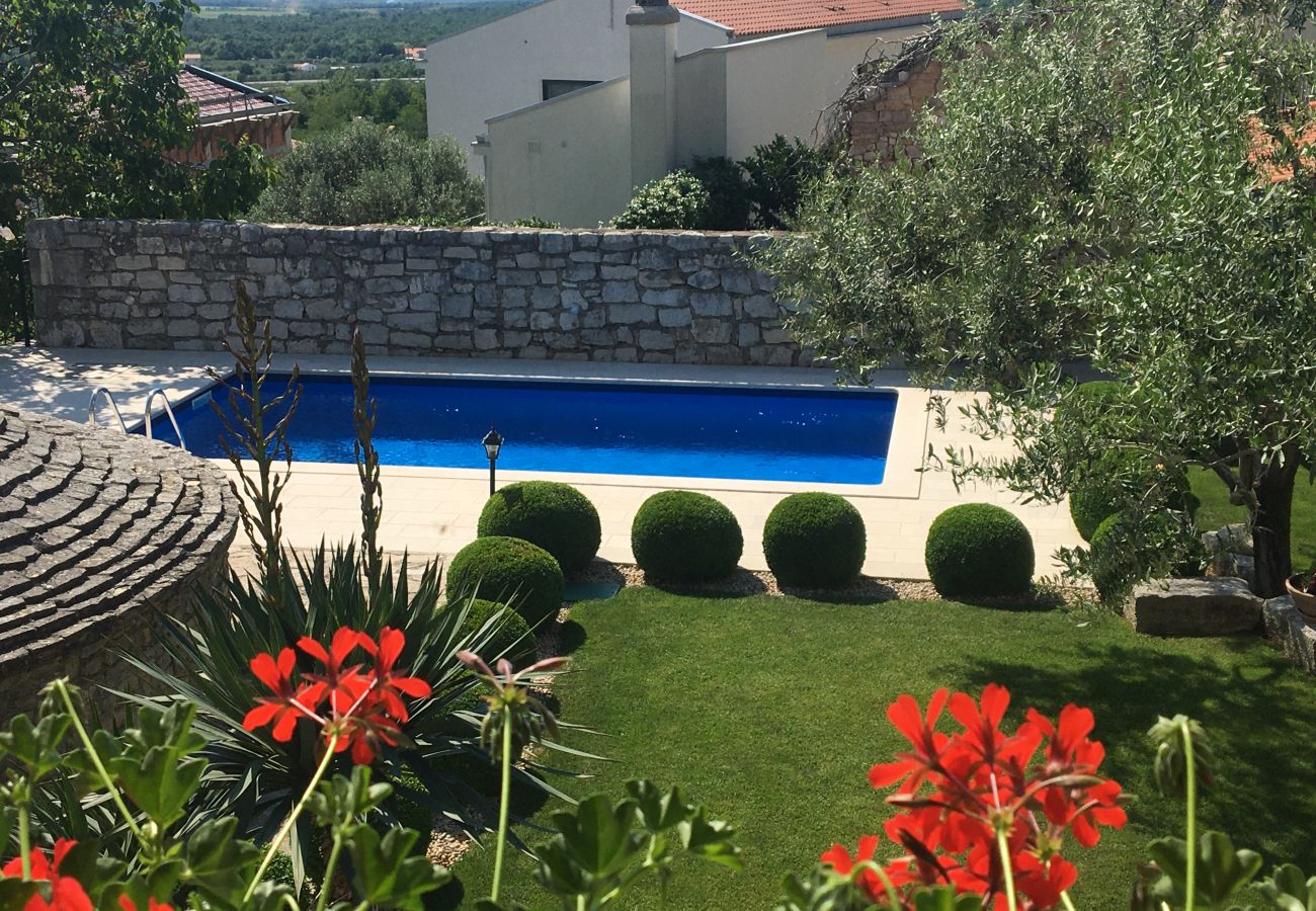 Hus i Višnjan - Poolincluded - Villa Adriana