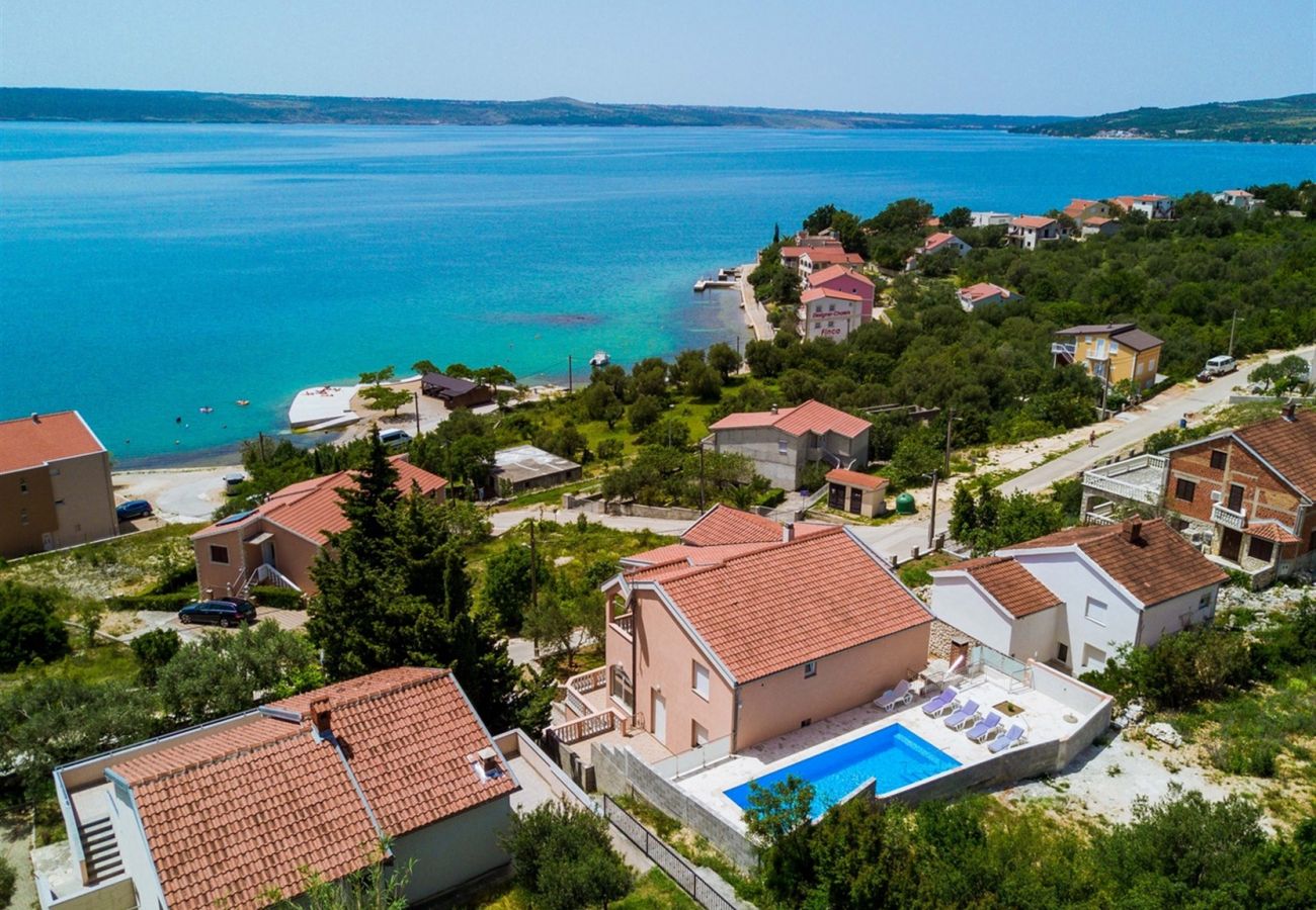 Hus i Maslenica - Poolincluded - Villa Maja