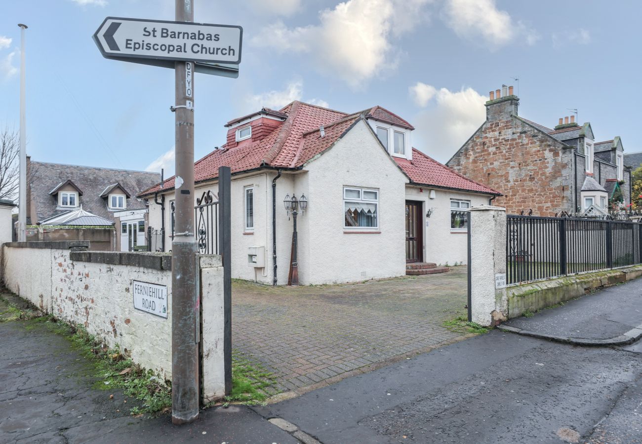 Leje pr. værelse i Edinburgh - Spacious Double Room in Elegant Cottage